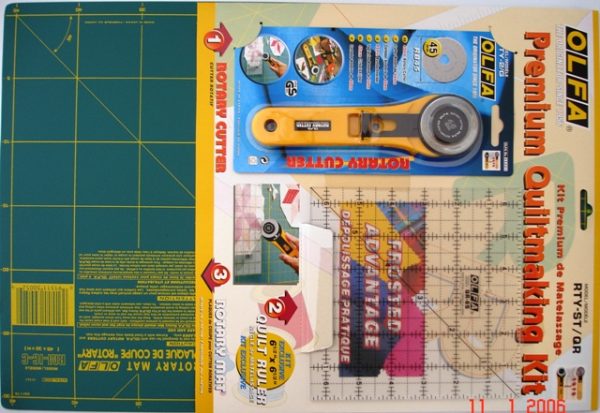 OLFA QUILTING KIT WITH ROTARY CUTTER&RULE & MAT